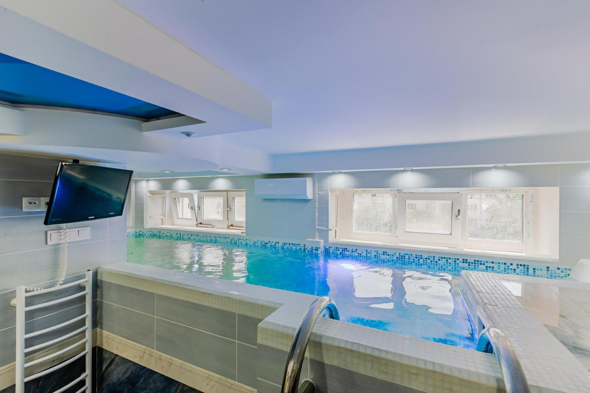 Luxury Apartment With Pool And Hammam كييف المظهر الخارجي الصورة